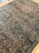 Load image into Gallery viewer, Antique Mahal 7’9” x 10’9”