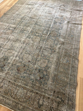 Load image into Gallery viewer, Antique Mahal 7’ x 10’10”