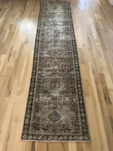 Load image into Gallery viewer, Vintage Heriz 2’7” x 10’6”