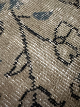 Load image into Gallery viewer, Vintage Turkish 8’1” x 10’9”