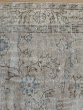 Load image into Gallery viewer, Vintage Turkish 2’3” x 6’5”