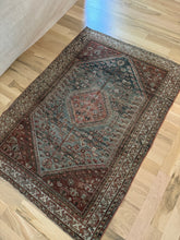Load image into Gallery viewer, Antique Siraz 3’6” x 5’