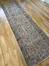 Load image into Gallery viewer, Vintage Turkish 3’ x 10’10”