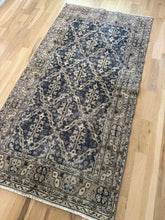 Load image into Gallery viewer, Vintage Turkish 3’6”x 6’9”