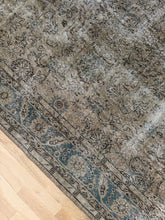 Load image into Gallery viewer, Vintage Isparta 7’7” x 10’7”