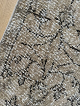 Load image into Gallery viewer, Vintage Turkish 2’10.5” x 9’9”
