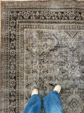 Load image into Gallery viewer, Antique Mahal 7’6” x 10’4”