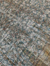 Load image into Gallery viewer, Antique Mahal 7’10” x 10’3”