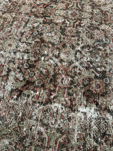 Load image into Gallery viewer, Antique Mahal 9’6” x 12’3”