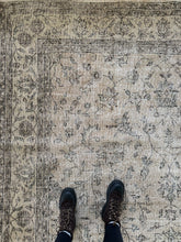 Load image into Gallery viewer, Vintage Turkish 7’3” x 10’11”