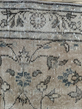Load image into Gallery viewer, Vintage Turkish 3’ x 10’3”