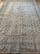Load image into Gallery viewer, {ON HOLD} Vintage Turkish 7’9” x 11’2”