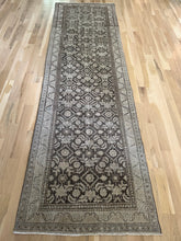 Load image into Gallery viewer, Vintage Mahal 3’1” x 10’