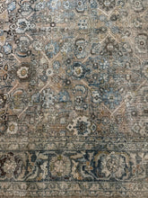 Load image into Gallery viewer, Antique Mahal 7’9” x 10’9”