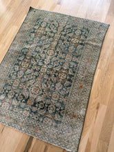Load image into Gallery viewer, Antique Malayer 3’4” x 4’8”