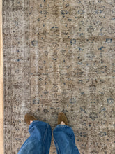 Load image into Gallery viewer, Vintage Turkish 7’5”x 10’11”