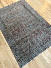 Load image into Gallery viewer, Antique Mahal 3’8” x 5’7”