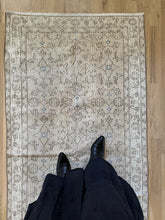 Load image into Gallery viewer, Vintage Turkish 3’1” x 6’2”