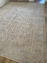 Load image into Gallery viewer, Vintage Turkish 9’ x 11’8”