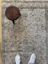 Load image into Gallery viewer, Vintage Turkish 3’1” x 6’9”