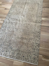 Load image into Gallery viewer, Vintage Turkish 3’9” x 7’