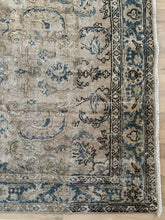 Load image into Gallery viewer, Vintage Turkish 5’ x 7’8”
