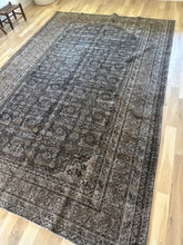 Load image into Gallery viewer, Vintage Tabriz 6’4” x 9’7”