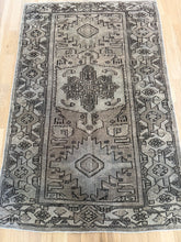 Load image into Gallery viewer, Vintage Hamadan 4’3” x 6’5”