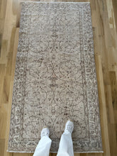 Load image into Gallery viewer, Vintage Turkish 3’5” x 6’6”