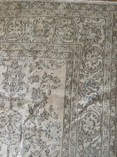 Load image into Gallery viewer, Vintage Turkish 8’2” x 11’11”