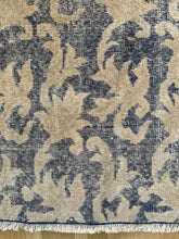 Load image into Gallery viewer, Vintage Turkish 6’8” x 9’9”