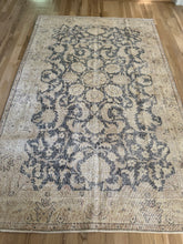 Load image into Gallery viewer, Vintage Turkish 5’4” x 8’7”