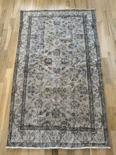 Load image into Gallery viewer, Vintage Turkish 3’11” x 6’6”