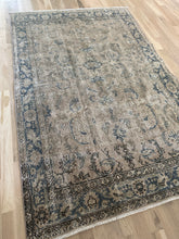 Load image into Gallery viewer, Vintage Turkish 5’ x 7’8”