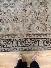 Load image into Gallery viewer, Antique Mahal 7’3” x 10’9”