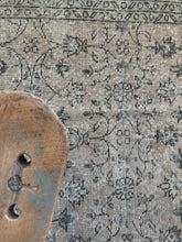 Load image into Gallery viewer, Vintage Turkish 7’5” x 10’5”