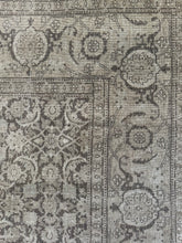 Load image into Gallery viewer, Antique Mahal 4’11” x 7’