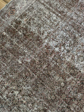 Load image into Gallery viewer, Antique Mahal 9’6” x 12’3”