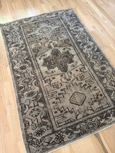 Load image into Gallery viewer, Vintage Hamadan 4’3” x 6’5”