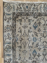 Load image into Gallery viewer, Vintage Turkish 3’8” x 6’5”
