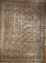 Load image into Gallery viewer, Vintage Turkish 9’ x 11’11”