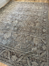 Load image into Gallery viewer, Antique Mahal 10’2” x 13’5”