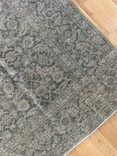 Load image into Gallery viewer, Vintage Tabriz 6’10” x 9’7”