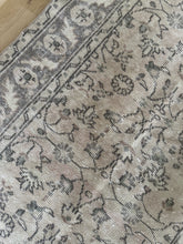 Load image into Gallery viewer, Vintage Turkish 3’4” x 10’11”