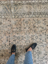Load image into Gallery viewer, Vintage Turkish 9’ x 12’1”