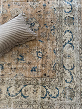 Load image into Gallery viewer, Vintage Turkish 7’10” x 11’