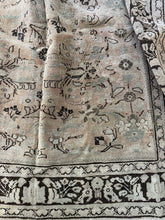 Load image into Gallery viewer, Antique Mahal 7’3” x 10’9”