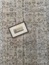 Load image into Gallery viewer, Vintage Turkish 2’9” x 9’9”