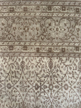 Load image into Gallery viewer, Vintage Kayseri 6’6” x 9’6”