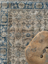 Load image into Gallery viewer, Vintage Turkish 3’10” x 7’2”